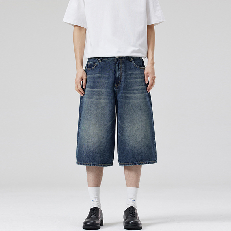 Mens Clothing Summer Korean Style Washed Wide-Leg Cropped Jeans for Men and Women Loose Slimming Straight-Leg Shorts 240911