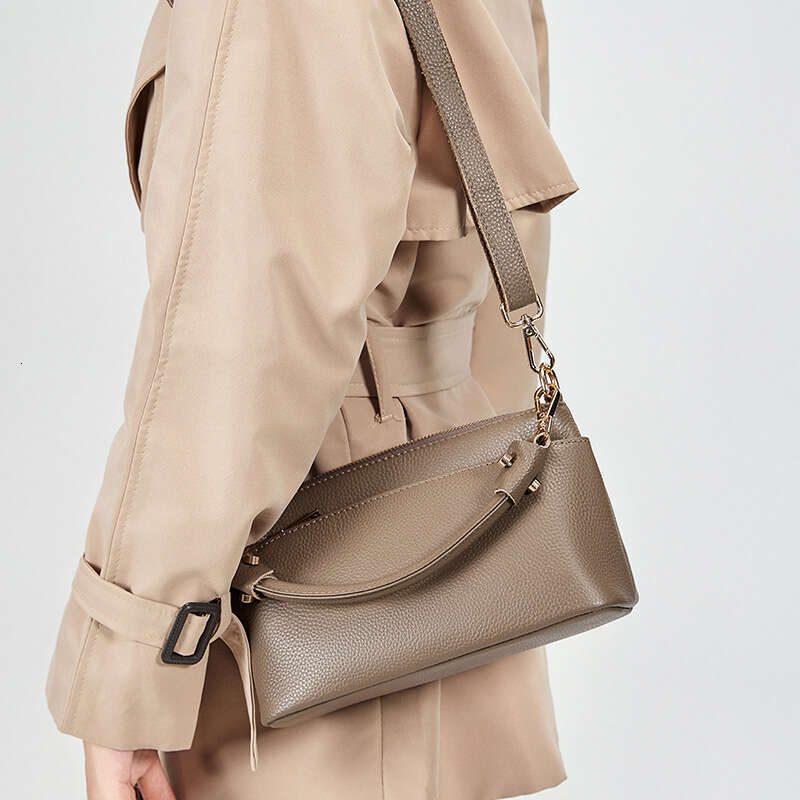 Luxury Shoulder Bags Totes Genuine Leather Women S Versatile Commuter Handbag New Niche Design High Quality Texture Crossbody Bag SENYY