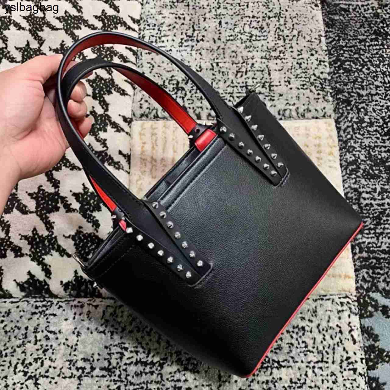 red bottom bag Luxury Designer Totes Bag Woman Shoulder Bag Rivets Bag Handmade Leather Classic L F christian louboutin loubitons louboutinheel louboutinshoe X0AM