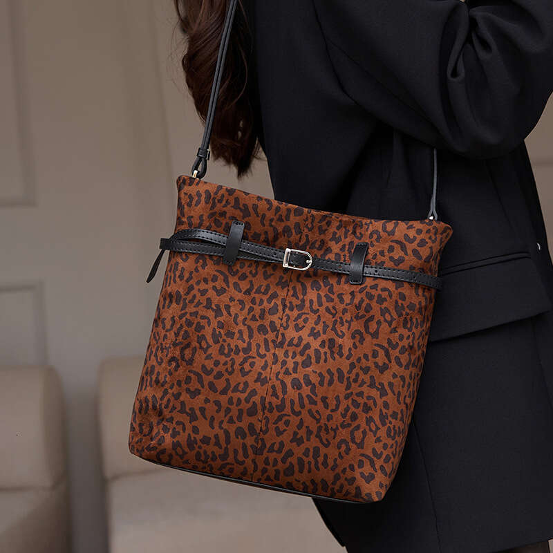 Luxury Shoulder Bags Totes Genuine Leather Women S Autumn Winter New High Quality Matte Cowhide Vintage Style Leopard Print Bucket Bag SENYY