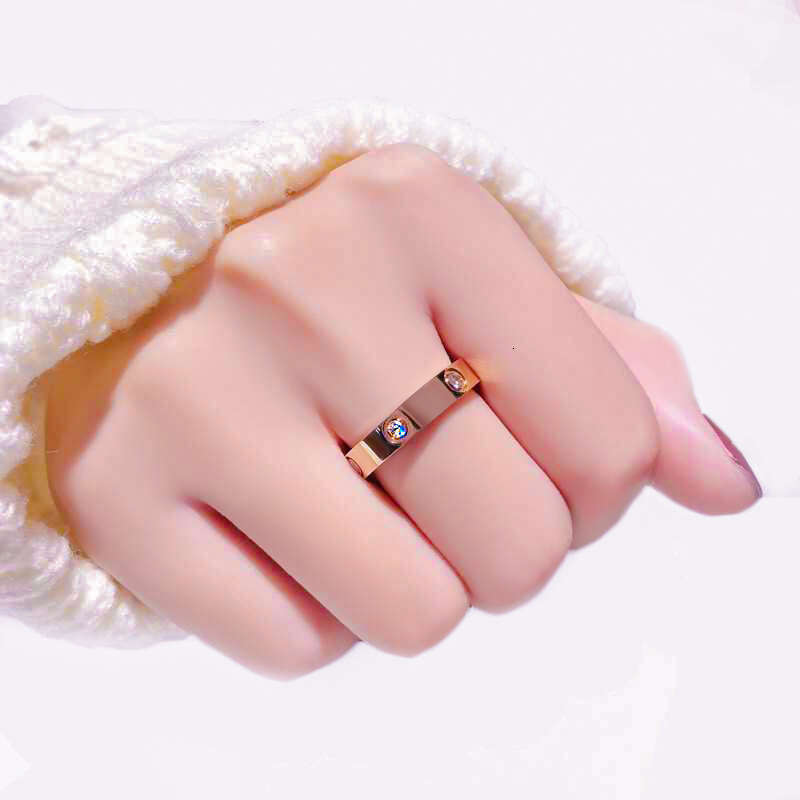 Designer Rings for Women Titanium Ring Non Fading Six Diamond Classic Couple Rings for Men and Women INS Style Stainless Steel Ring