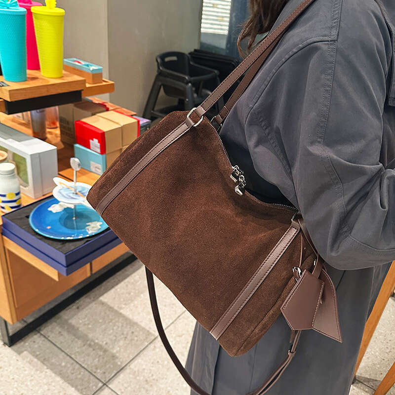 Luxury Shoulder Bags Totes Autumn Winter New Matte Leather European American Fashion Retro Large Capacity Underarm Crossbody Boston Bag Trendy Women S