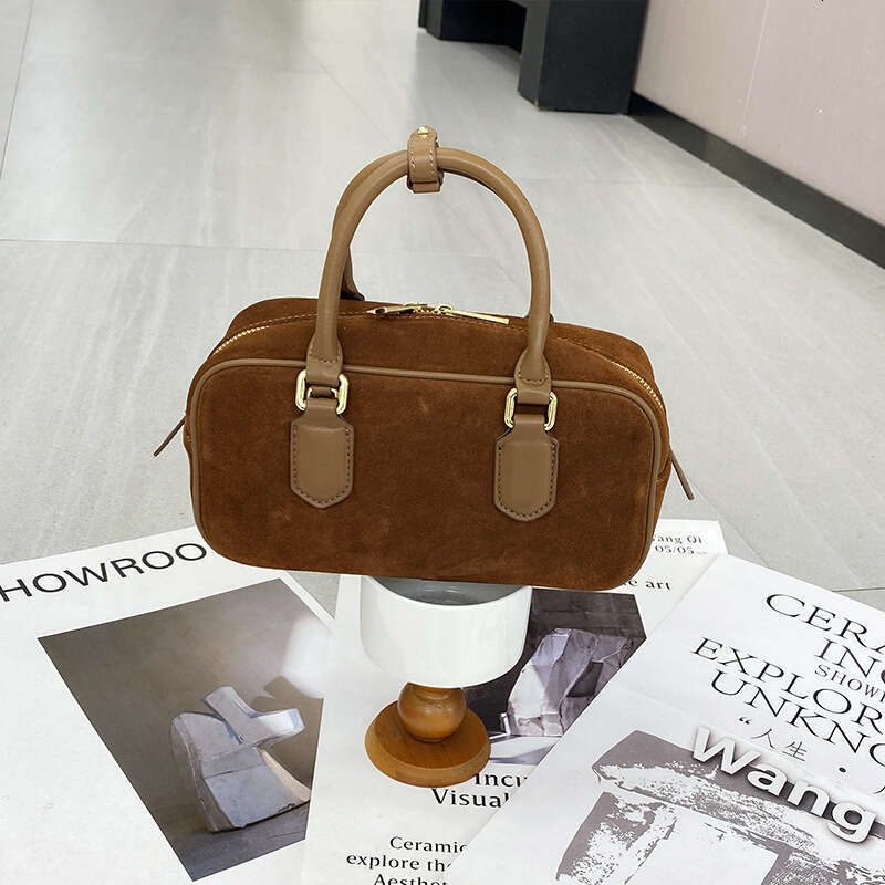 Luxury Shoulder Bags Totes Autumn New Versatile Simple Bowling Genuine Leather Suede Single Crossbody Women S Bag Retro Handbag SENYY