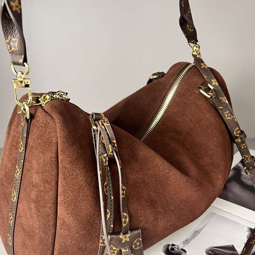 Luxury Shoulder Bags Totes New Cross Border Matte Suede Boston Tote Bag Niche Design Large Capacity Commuter Handbag Underarm SENYY