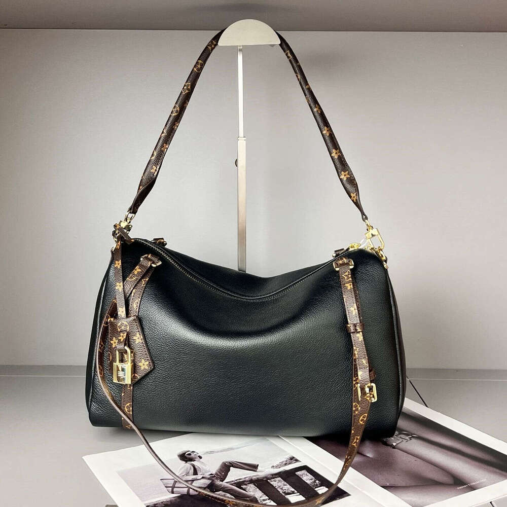 Luxury Shoulder Bags Totes New Cross Border Matte Suede Boston Tote Bag Niche Design Large Capacity Commuter Handbag Underarm SENYY