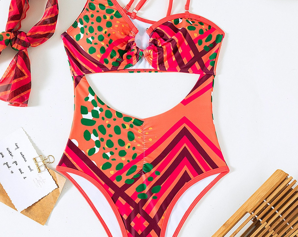 African Printed Swimsuit Women Swimwear Cut Out Monokini Shoulder Beach Bathing Suits Totem Swimming Suit 210520
