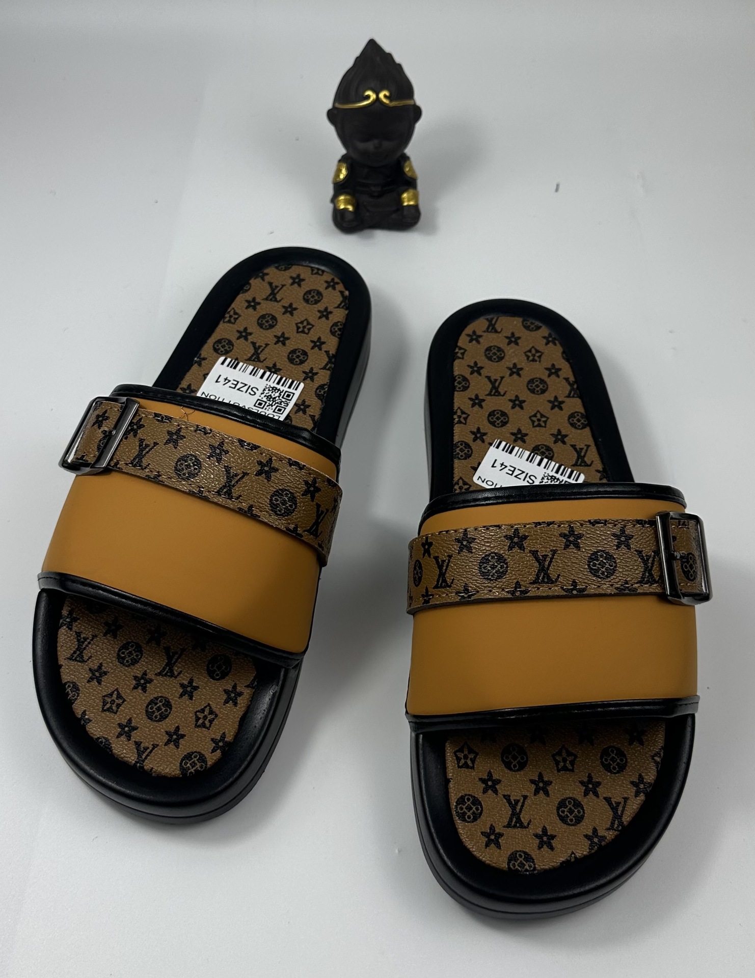 Free shipping designer slippers sandals Women's Large Size Solid Color Thick Soles Flat Sandals with Belt Buckle Extra Large