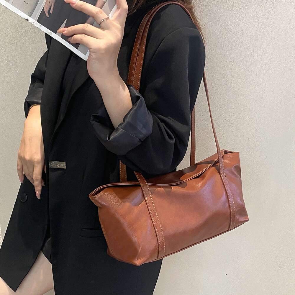 Luxury Shoulder Bags Totes Hobo cowhide armpit bag, premium texture women's bag, single shoulder fashionable women's crossbody bag, leather 