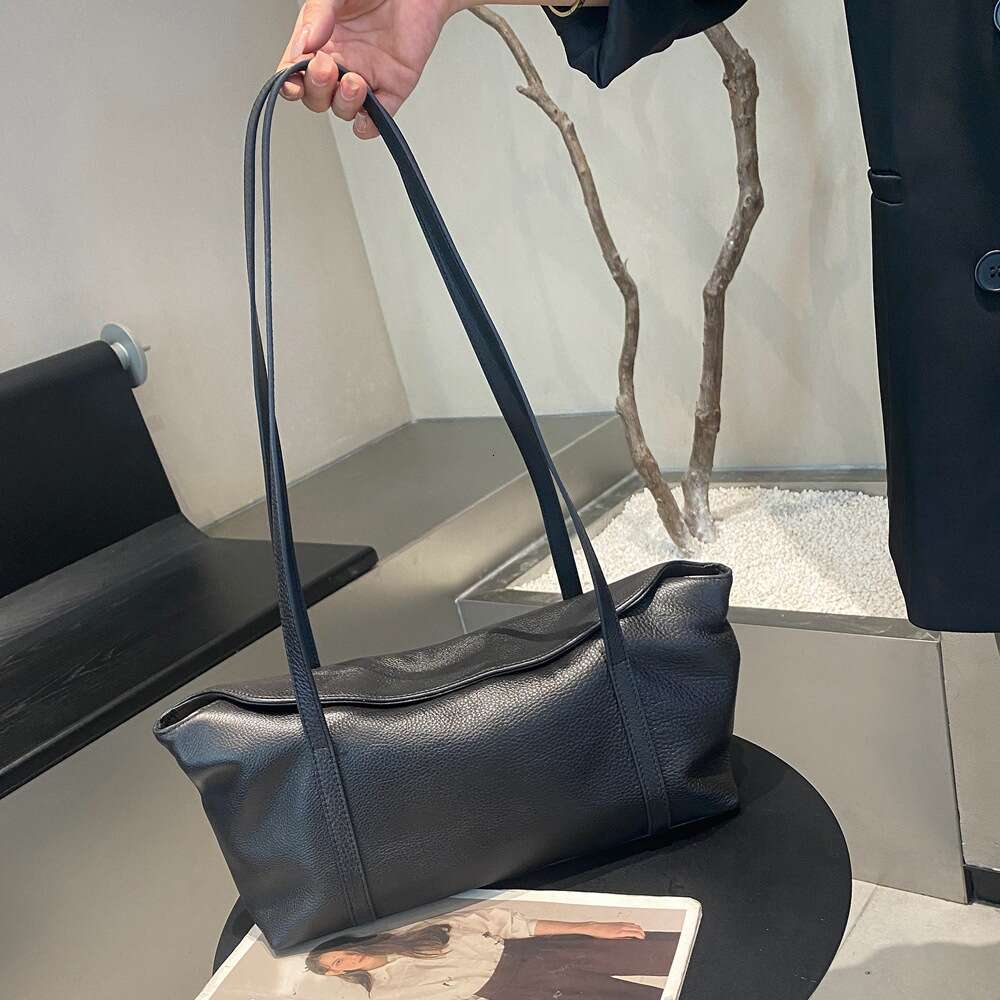 Luxury Shoulder Bags Totes Hobo cowhide armpit bag, premium texture women's bag, single shoulder fashionable women's crossbody bag, leather 