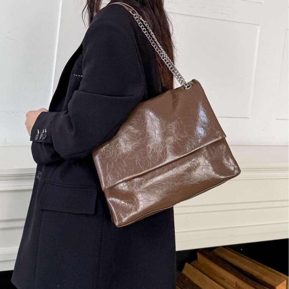 Luxury Shoulder Bags Totes Hobo Korean Style Simple Elegant Large Capacity Tote For Women New Autumn Winter Fashion Versatile Shoulder And Crossbody B