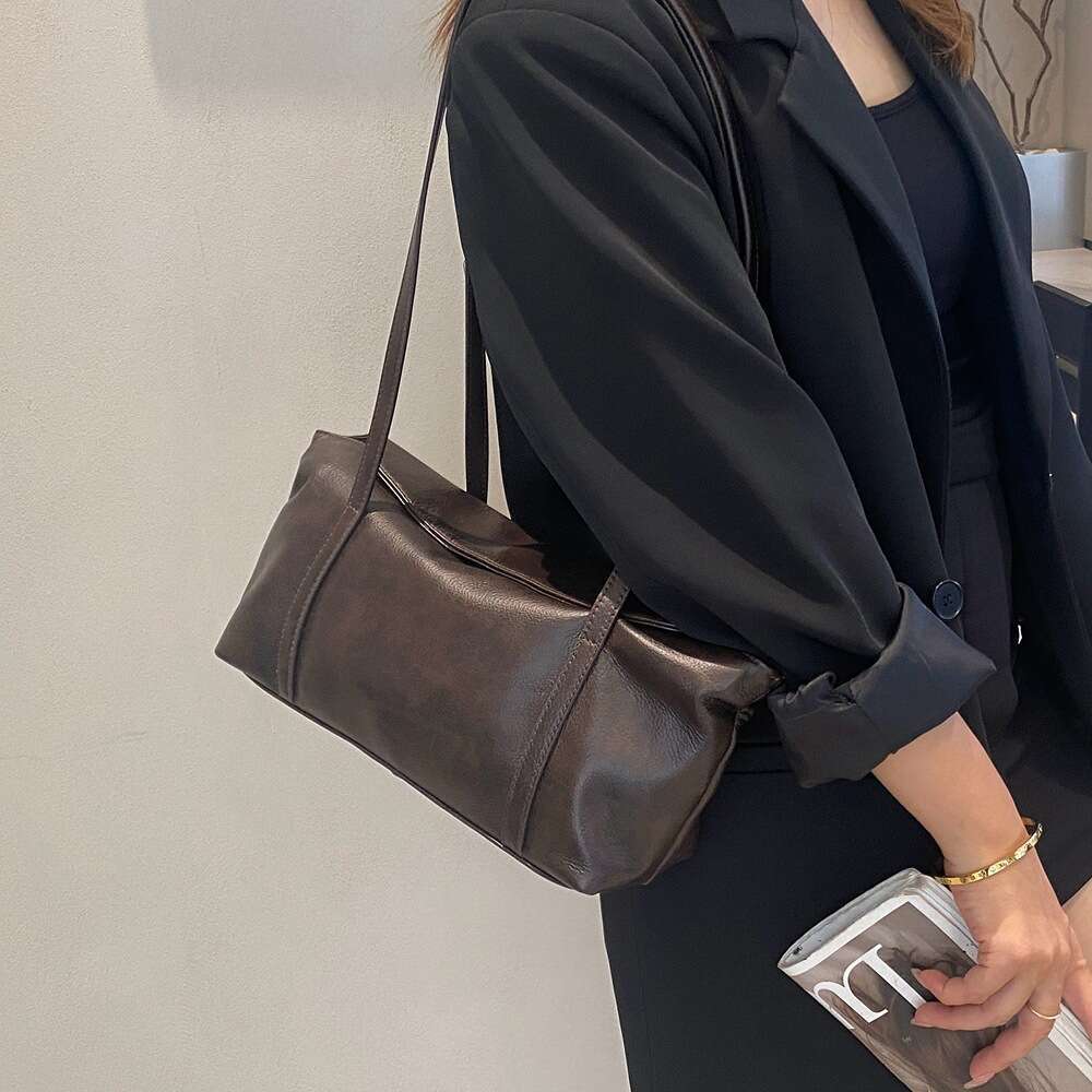 Luxury Shoulder Bags Totes Hobo cowhide armpit bag, premium texture women's bag, single shoulder fashionable women's crossbody bag, leather 