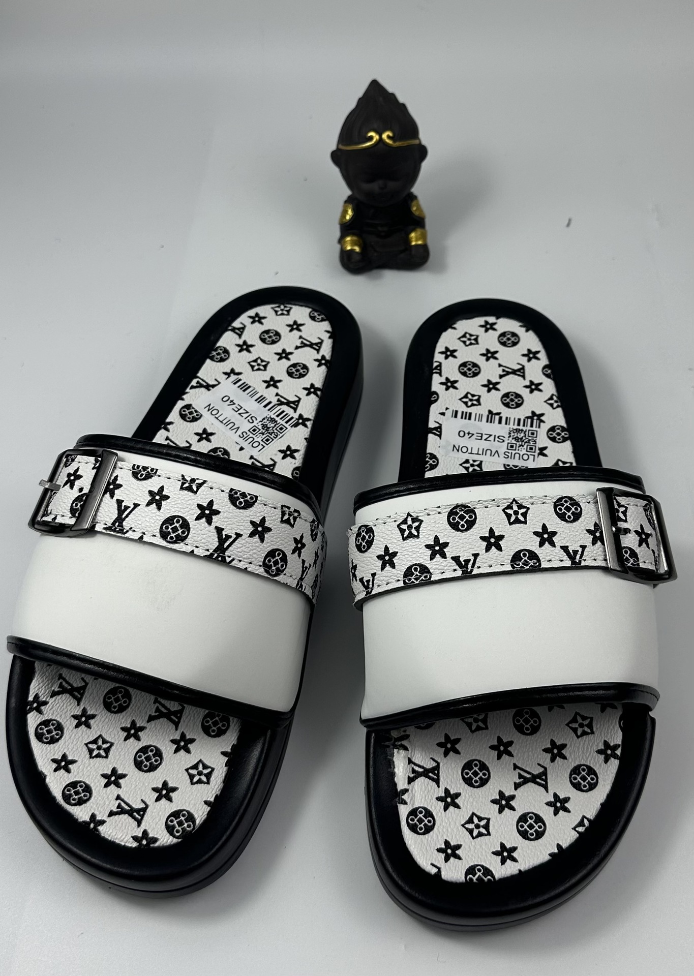 Free shipping designer slippers sandals Women's Large Size Solid Color Thick Soles Flat Sandals with Belt Buckle Extra Large