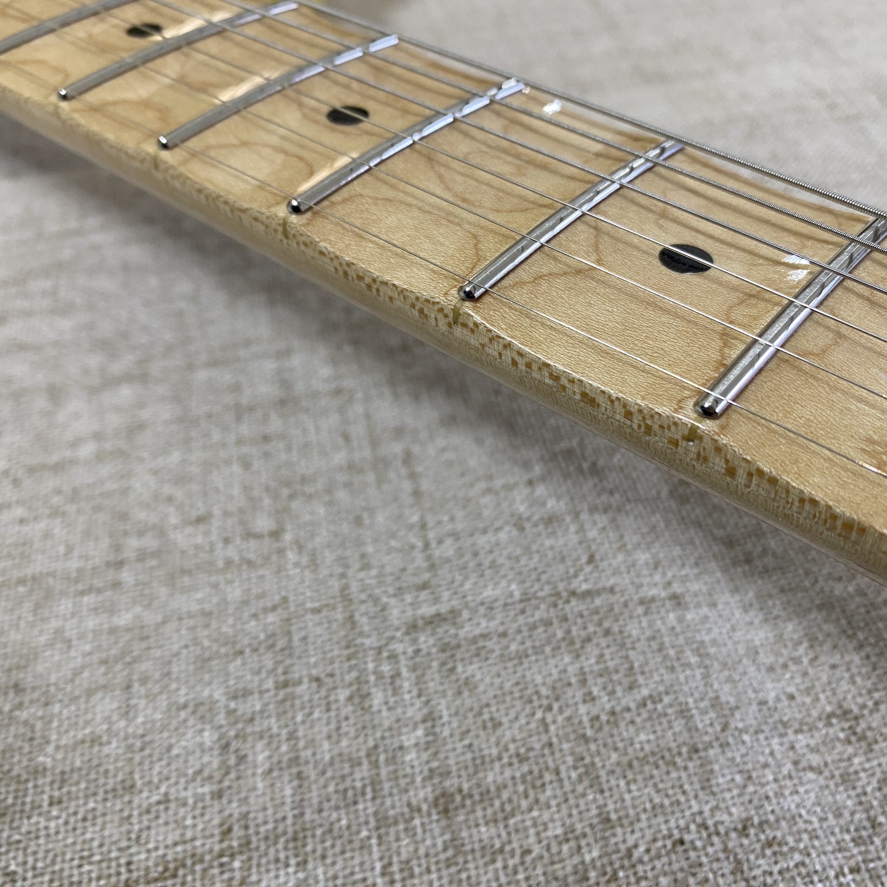 21frets Electric Guitar Maple Body, Maple Fretboard, Chrome Hardware, SSS Pickups, Quality Guarantee