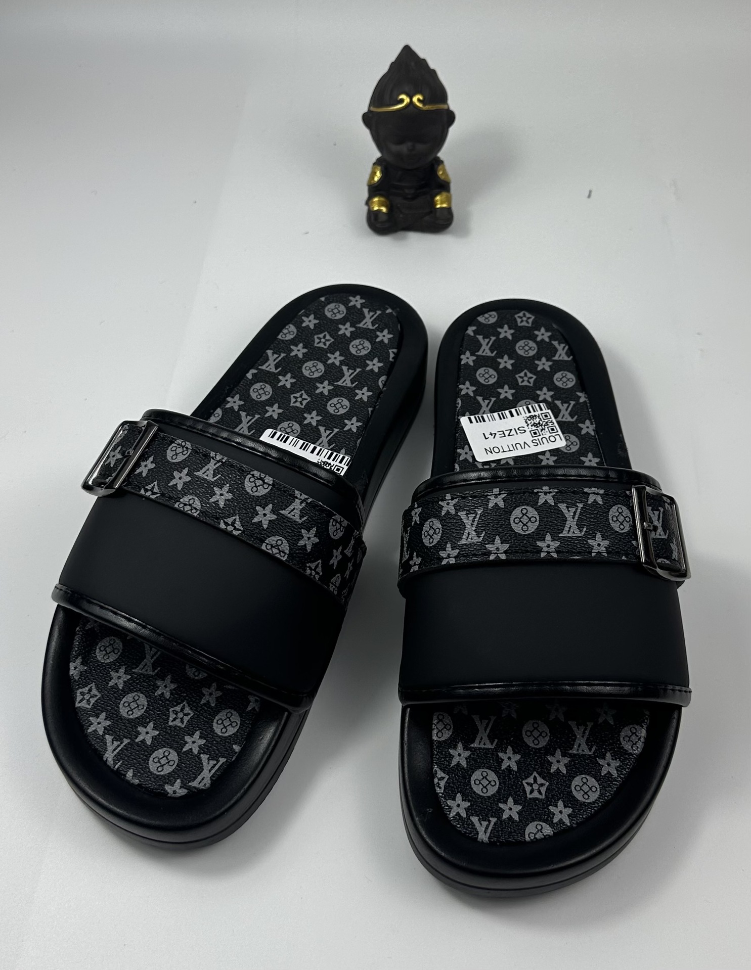 Free shipping designer slippers sandals Women's Large Size Solid Color Thick Soles Flat Sandals with Belt Buckle Extra Large