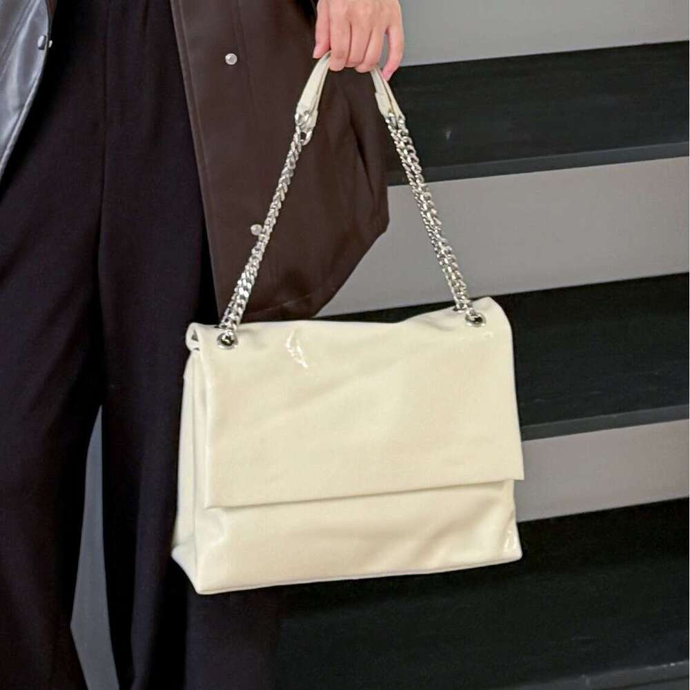 Luxury Shoulder Bags Totes Hobo Korean Style Simple Elegant Large Capacity Tote For Women New Autumn Winter Fashion Versatile Shoulder And Crossbody B