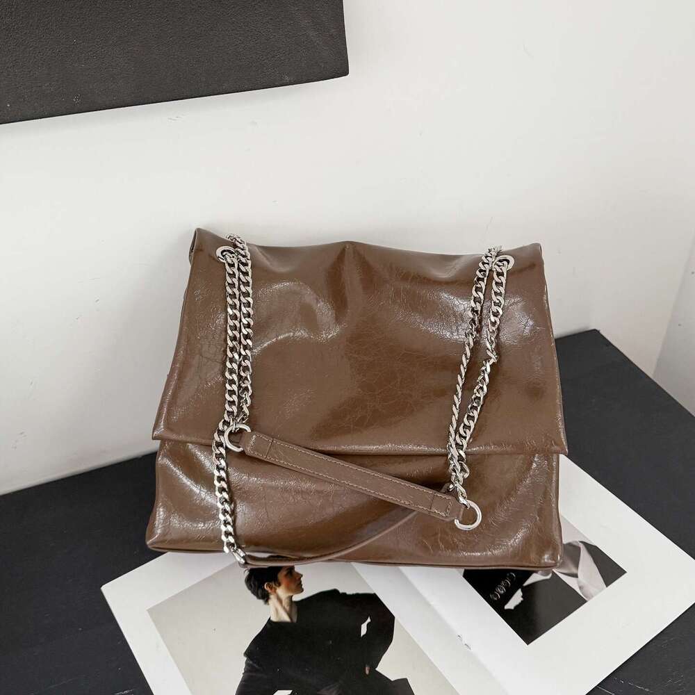 Luxury Shoulder Bags Totes Hobo Korean Style Simple Elegant Large Capacity Tote For Women New Autumn Winter Fashion Versatile Shoulder And Crossbody B