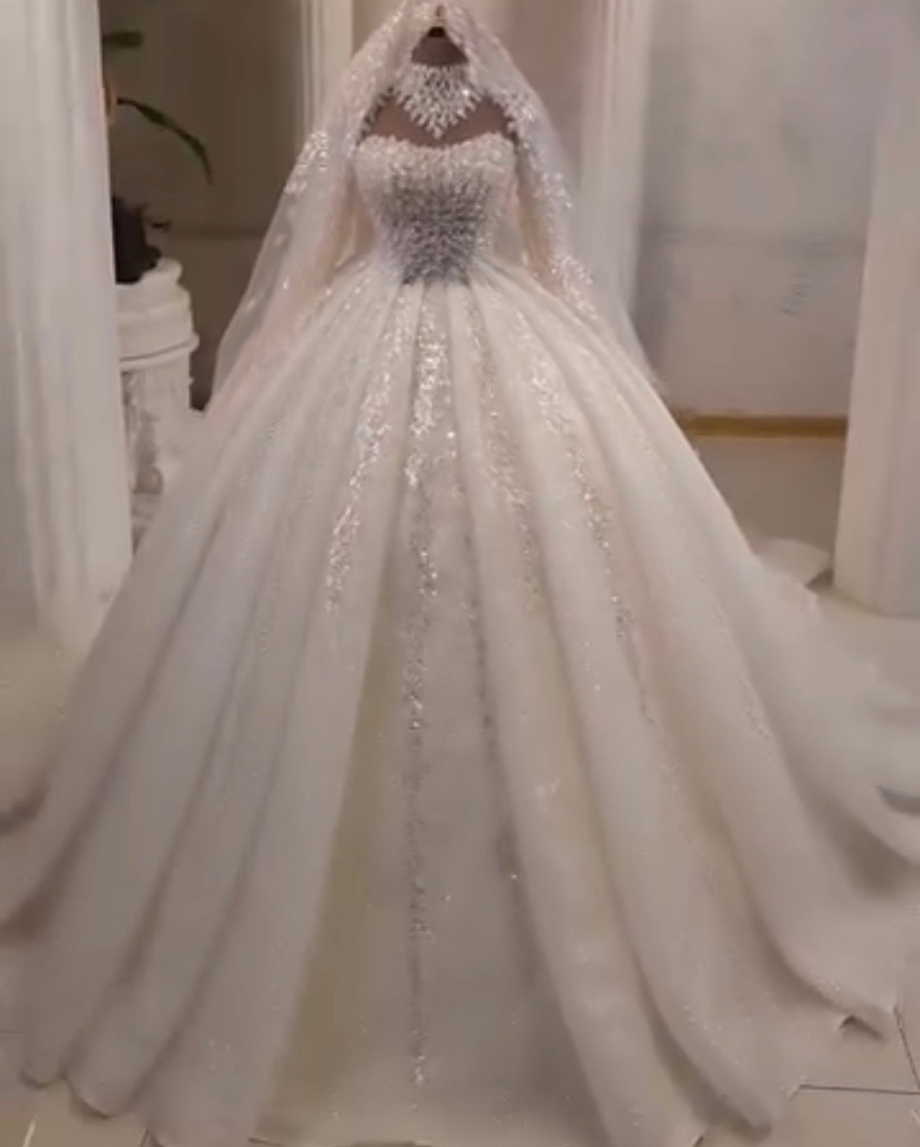 2026 Aso Ebi Plus Size White Ball Gown Wedding Dress Sheer Neck Beaded Applique Full Sleeves Elegant Vintage Bridal Gowns Dresses ZJ0498