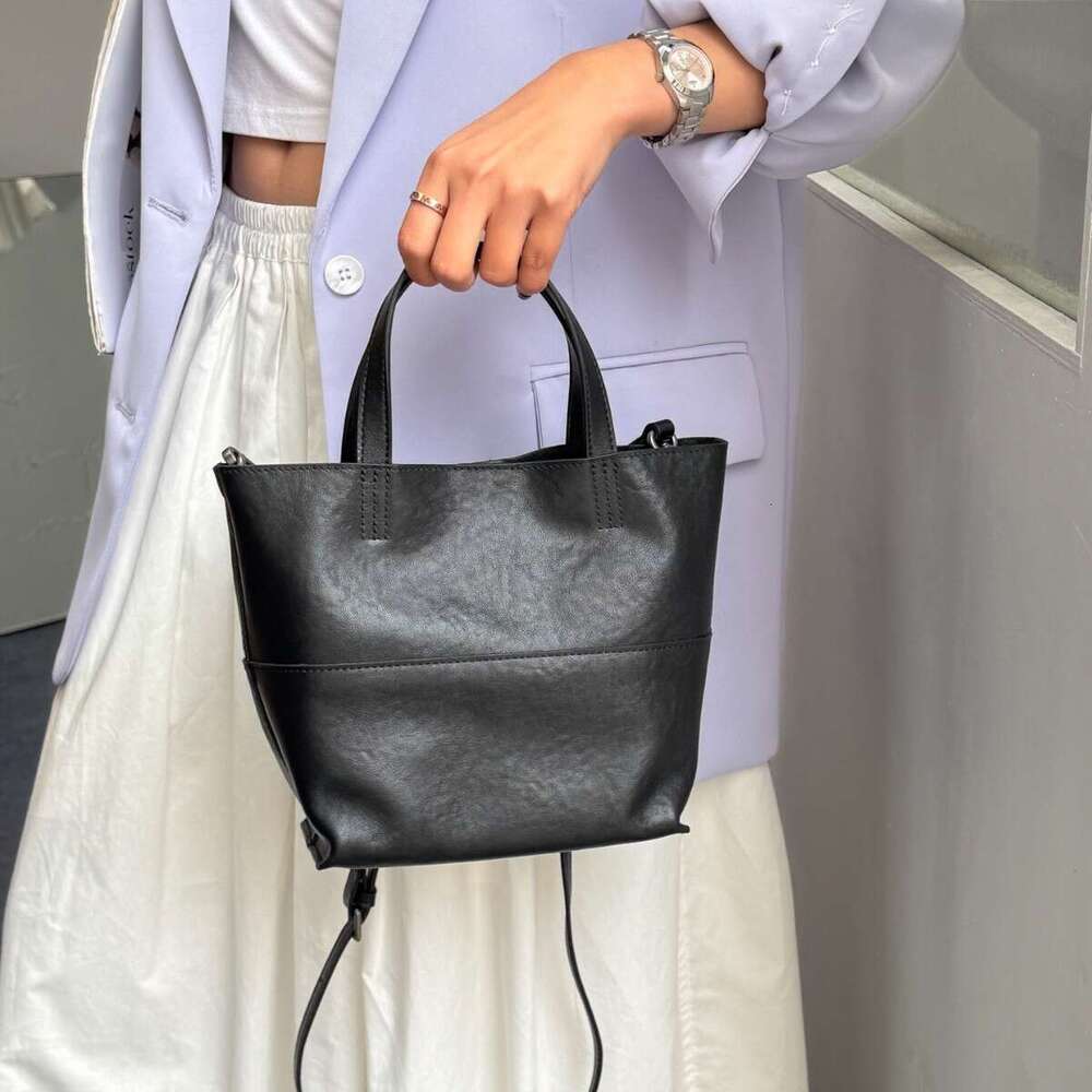 Luxury Hobo Spring/Summer New Large Capacity Single Shoulder Crossbody Bag Fashion Handheld Tote Cover Leather Bucket Bag Women's Bag SENYY