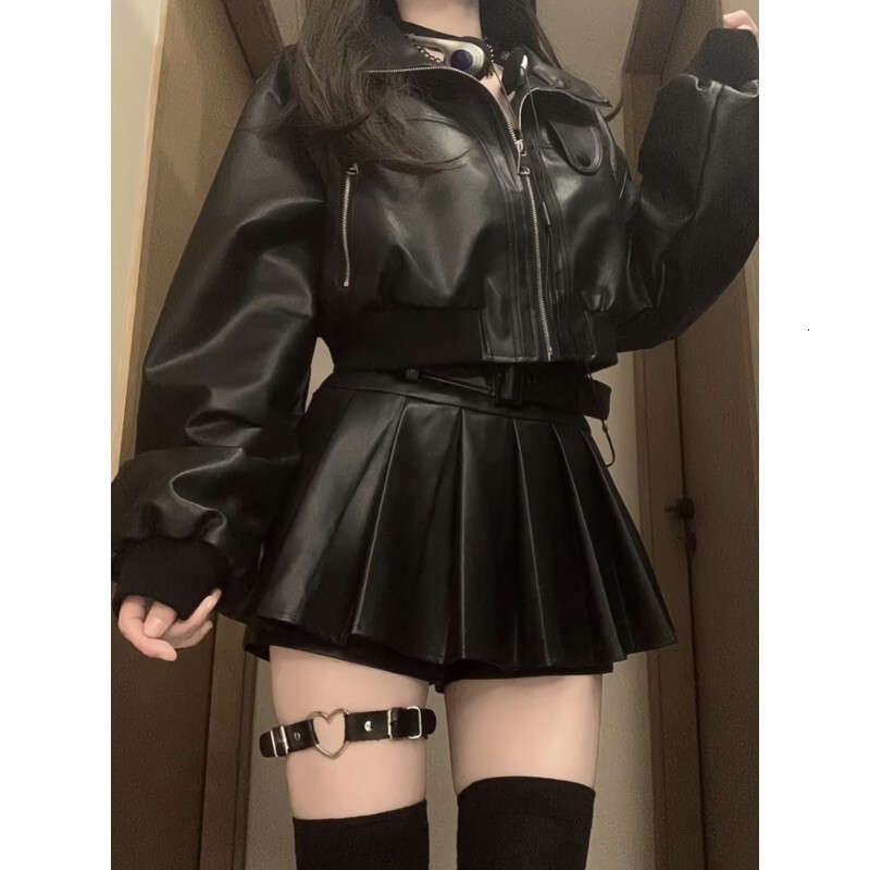 2026 New Fashion Luxury Brand Designer Sweet And Cool Spicy Girl Design Pleated Skirt Camisole Skirt Fashion Jacket Pure Desire Style Leather Jacket T