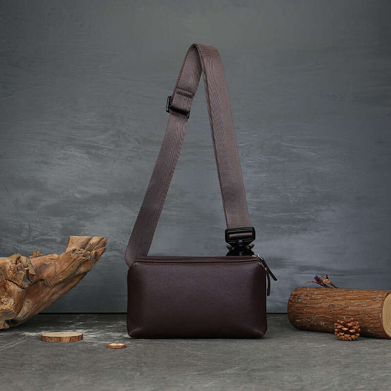 Luxury Shoulder Bags Totes Hobo Genuine Leather Chest For Men Crossbody New Fashion Casual Top Layer Cowhide Small Sling Bag Unisex Daily SENYY