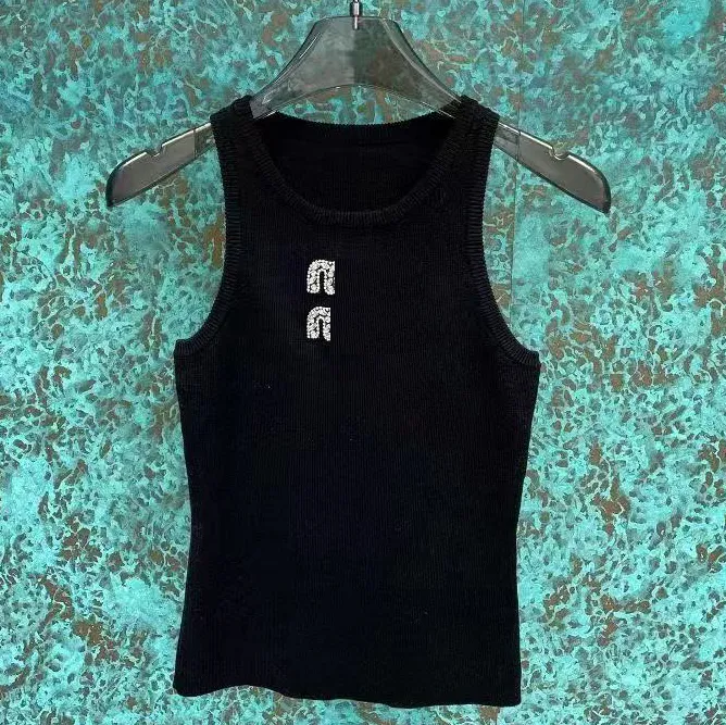 Womens Yoga Vest Embroidery Designer Embroidery Top Tops Women Sleeveless T Breathable Sport Designer Shirt Tank Wet Woman Knitted Vest