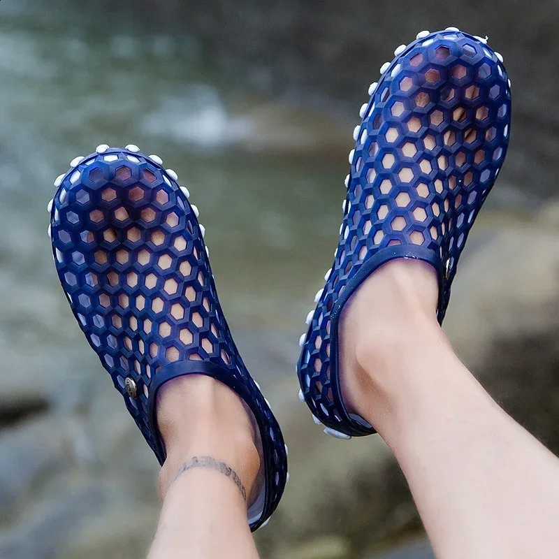 Summer Unisex Sandals Clogs Garden Shoes Women Light Slip-on Jelly Shoes Slippers Men Beach Water Shoe Soft Flats 260209