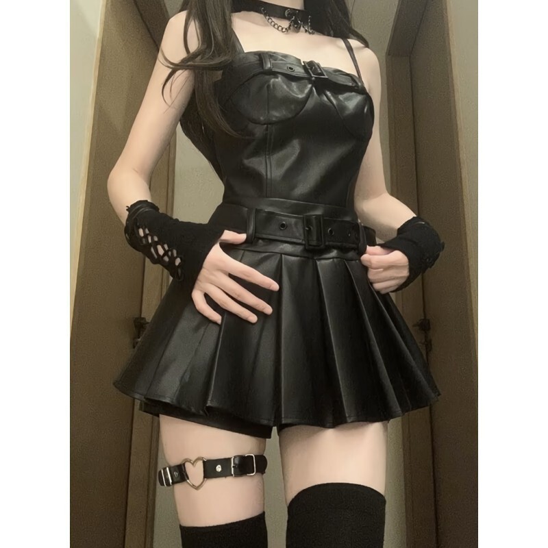 2026 New Fashion Luxury Brand Designer Sweet And Cool Spicy Girl Design Pleated Skirt Camisole Skirt Fashion Jacket Pure Desire Style Leather Jacket T