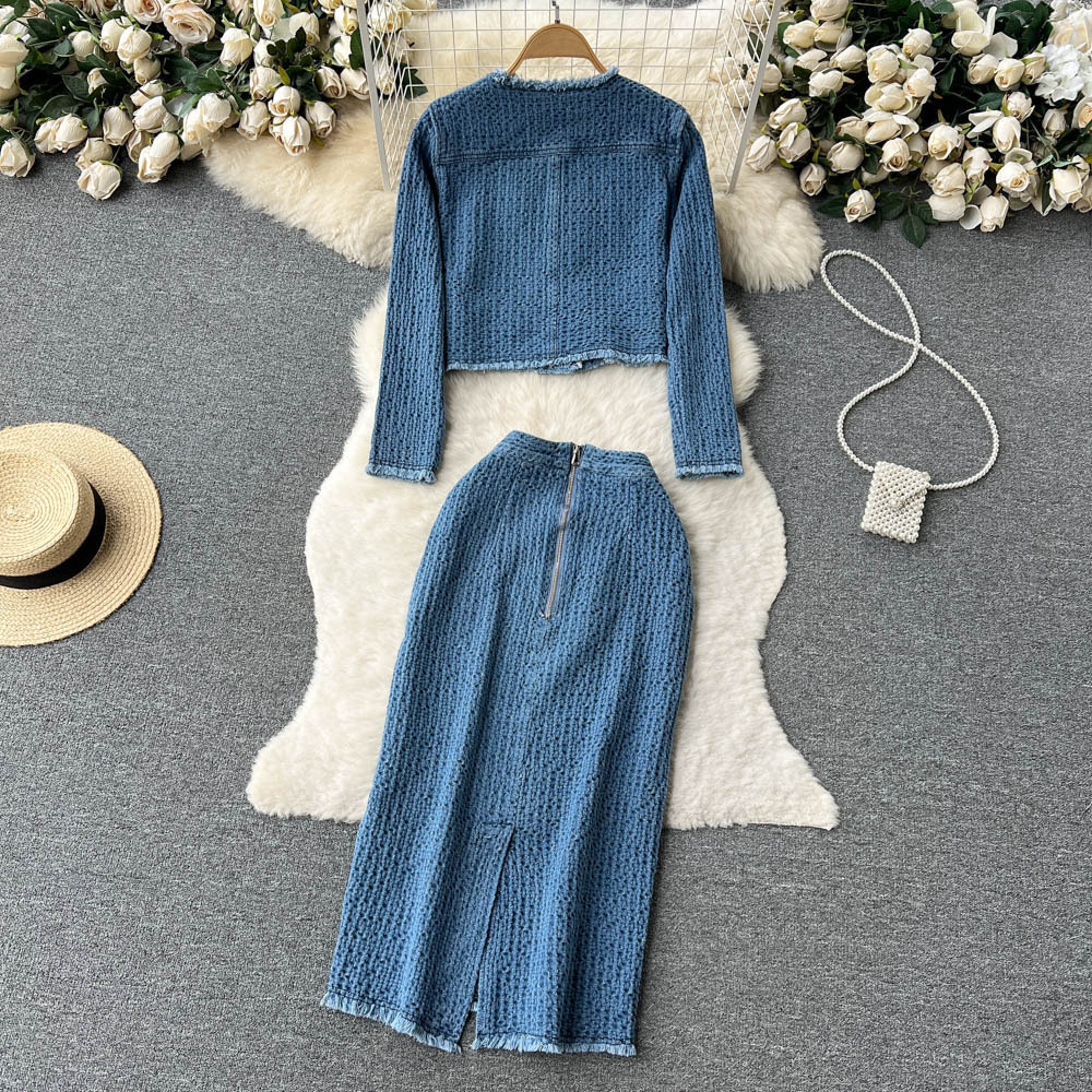 2026 New Designer Fashion Luxury Brand Spring And Autumn Casual Tight Fitting Elegant Women's Denim Suit Short Wear Denim Jacket And Camisole Ski