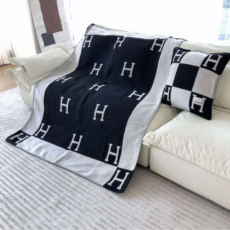 Blanket First Class Airline H Brand Raschel Nap Sofa Cover Air Conditioning Room Blanket Dust Proof Tapestry