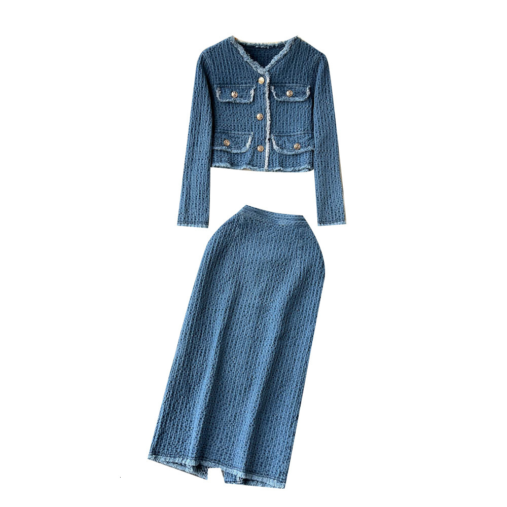 2026 New Designer Fashion Luxury Brand Spring And Autumn Casual Tight Fitting Elegant Women's Denim Suit Short Wear Denim Jacket And Camisole Ski