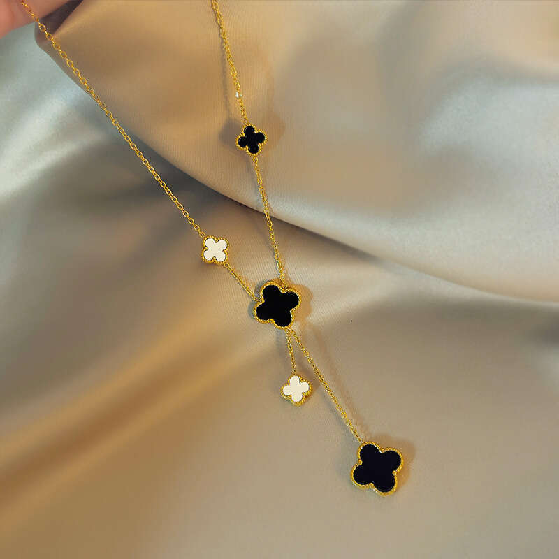 Four Leaf Clover Necklace for Women Gold Double Sided Black White Clover Y Tassel Pendant High End Clavicle Chain Elegant Versatile Fashion Jewelry Fr