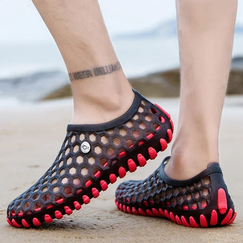 Summer Unisex Sandals Clogs Garden Shoes Women Light Slip-on Jelly Shoes Slippers Men Beach Water Shoe Soft Flats 260209