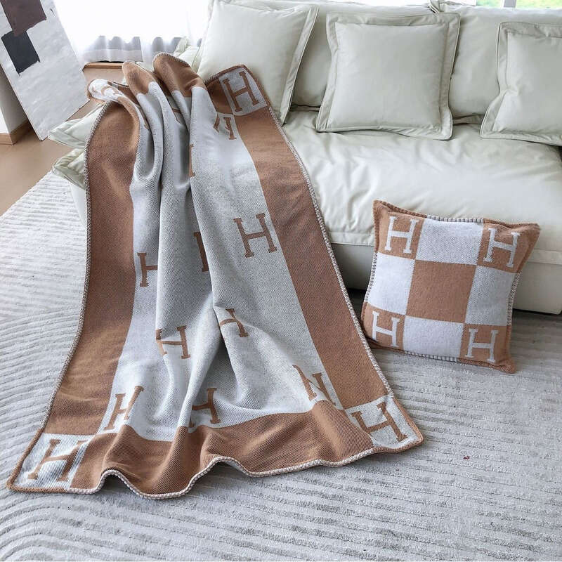 Blanket First Class Airline H Brand Raschel Nap Sofa Cover Air Conditioning Room Blanket Dust Proof Tapestry