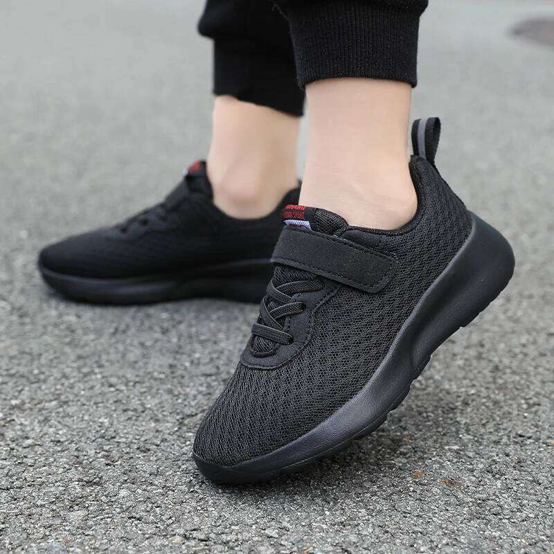 Boys' breathable running lightweight girls' sports shoes, four season outdoor black mesh eyes, big children's 26W0224