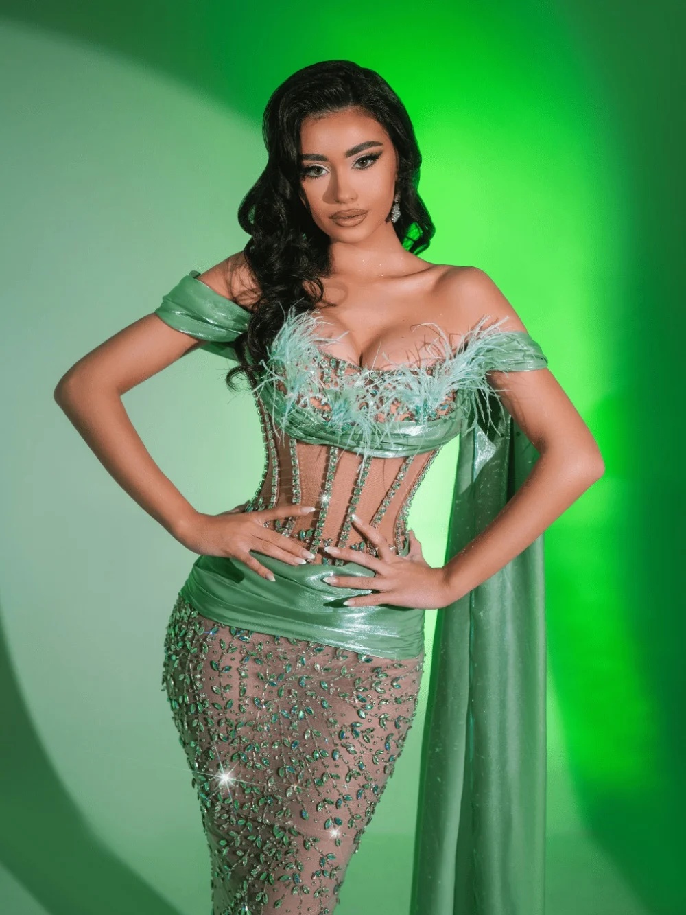 Sparkly Evening Dresses Feather Crystal Prom Dress Off Shoulder Illusion Sweep Train Customized Party Gowns Vestidos De Noche Plus Size