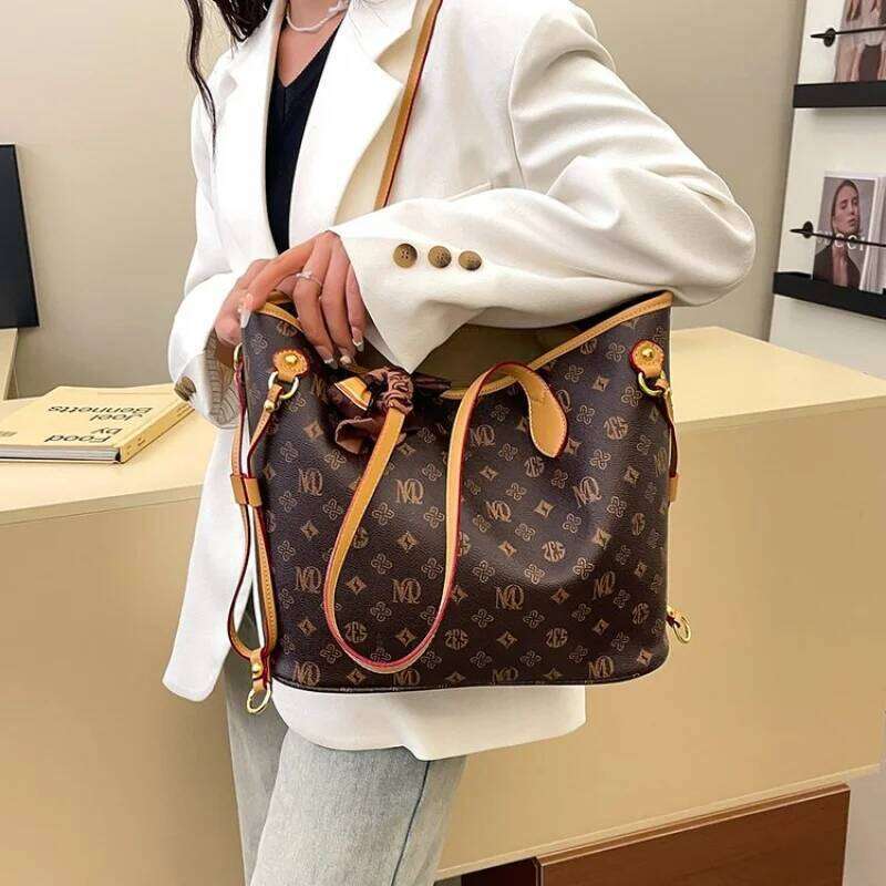 Famous Leather Women's Tote Bag Luxury Brand Popular Classic Exquisite Stitch Elegant Vintage Commuter Bag Z260224