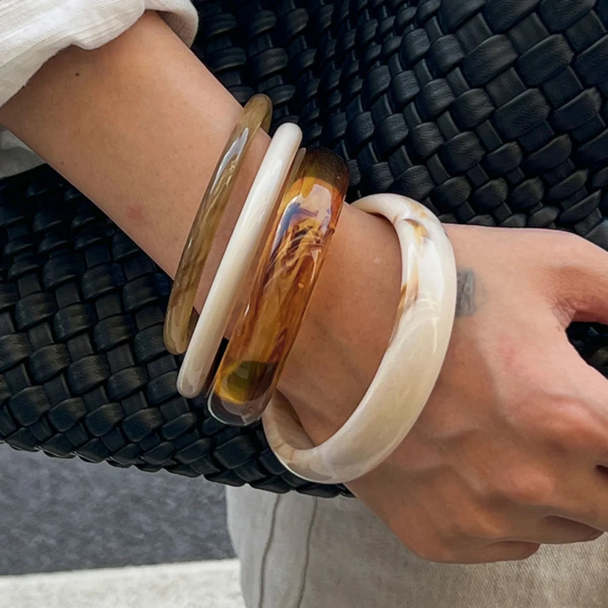 Ingemark Boho Y2K Round Resin Acrylic Bangles for Women Trend Vintage Geometric Wide Bracelets Party Jewelry Accessories 260120