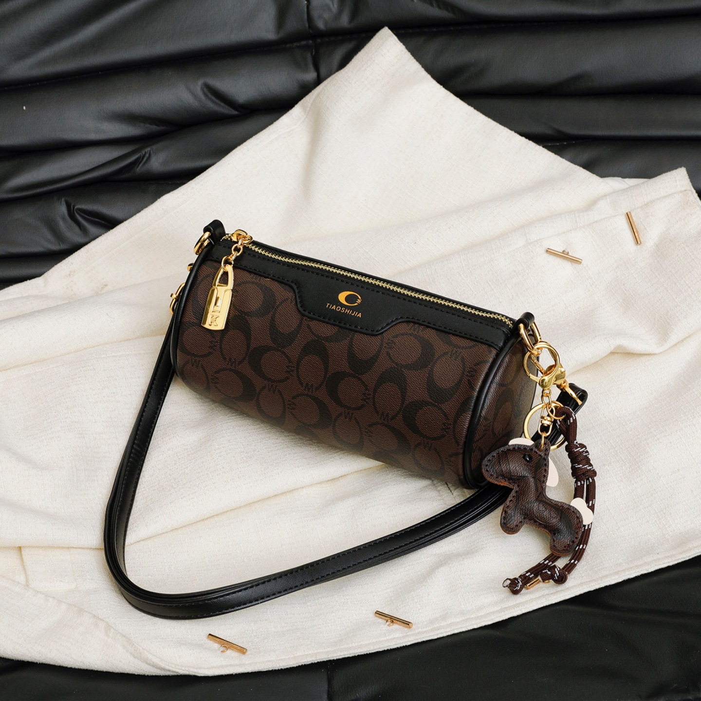 2026 New Style Underarm Bag with Print Small Square Bag, French Commuter Stylish Crossbody Bag, Unique Fashion Handheld Shoulder Bag with Letter Desig