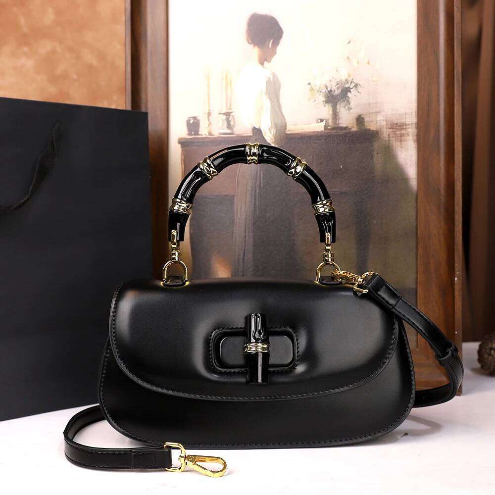 The New Bamboo Joint Hand-Held Saddle Is A Versatile And High-End Small Single-Shoulder Crossbody Bag For Women