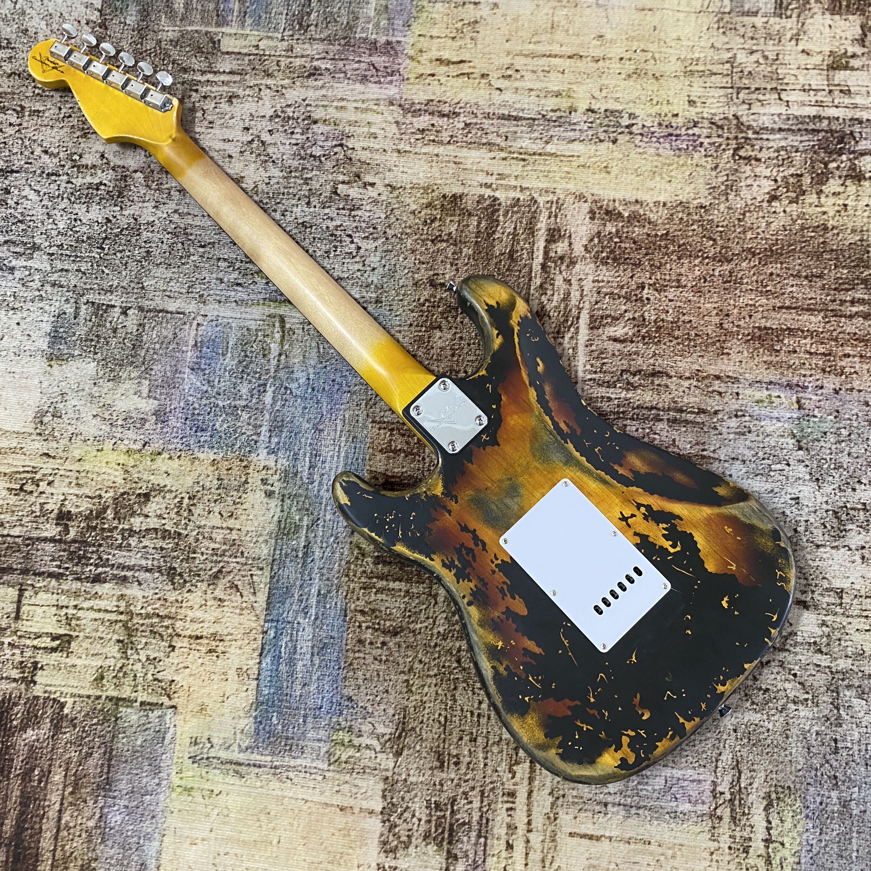 Relics Electric Guitar - Alder body, SSS pickups, Rosewood fretboard, 21 frets, Maple neck. Fast delivery.