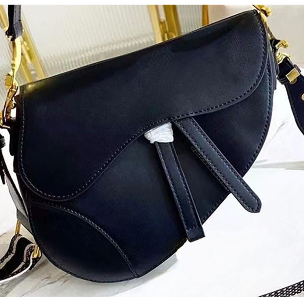 2026 Luxury Designer Classic Saddle Crossbody Bag Hardware Fashion Ladies Premium Leather Clutch Handbag Summer classic style 8688
