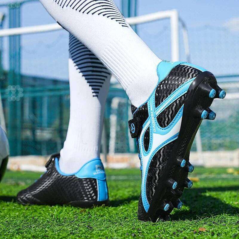 Kids Indoor Professional Boys Football Field Boots TF/AG Society Cleats Soccer Shoes Sneakers Fast Match 26W0224