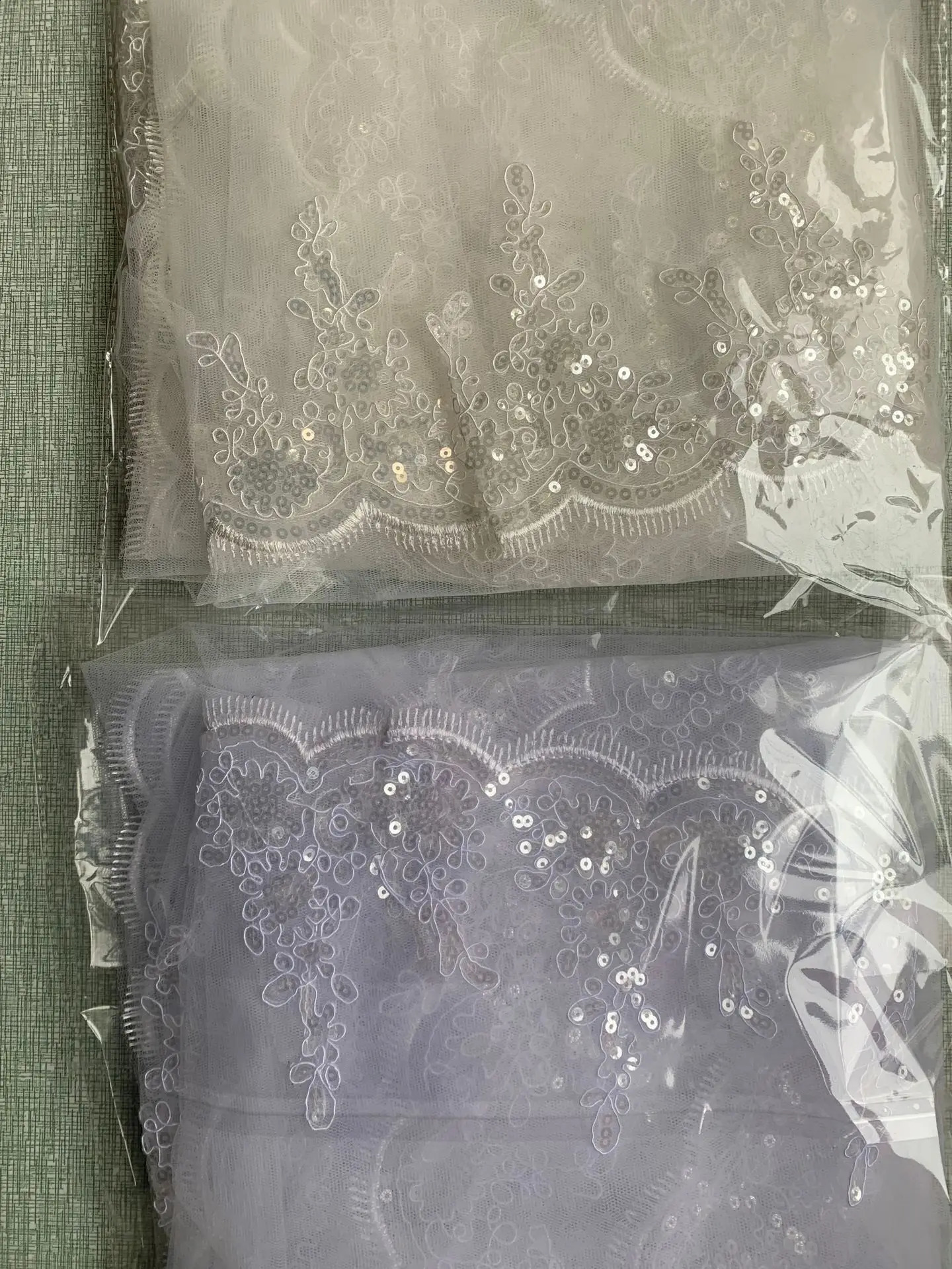 Wholesale Womens Short 2 Tier Lace Wedding Bridal Veil With Comb High Quality Appliqued Sequin Lace Edge 260208