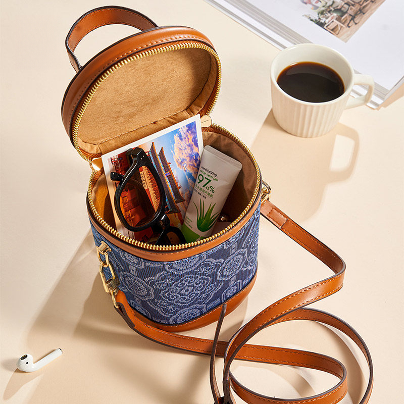Bestseller Forbidden City Stationery Cultural and Single Shoulder Creative Fashion Design New Women's Gift Peripheral Four-in-One Ruyi Bucket Bag
