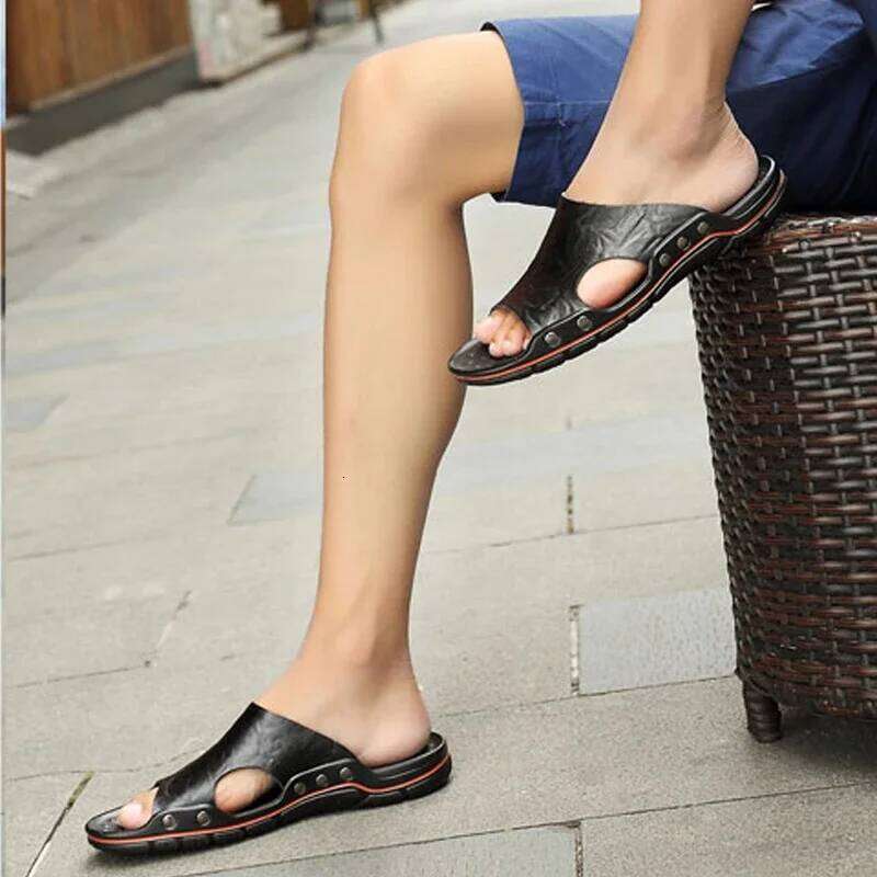 MAEDEF Men's Slides Sandals Breathable Outdoor Flip Flops Lightweight Comfortable Summer Slippers for Men