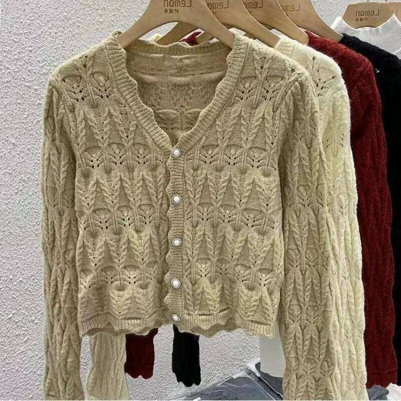 Xiaoxiangfeng Knitted Cardigan Sweater Women's Spring Autumn New Style Look Thin and Elegant High End Design Top 26L0224