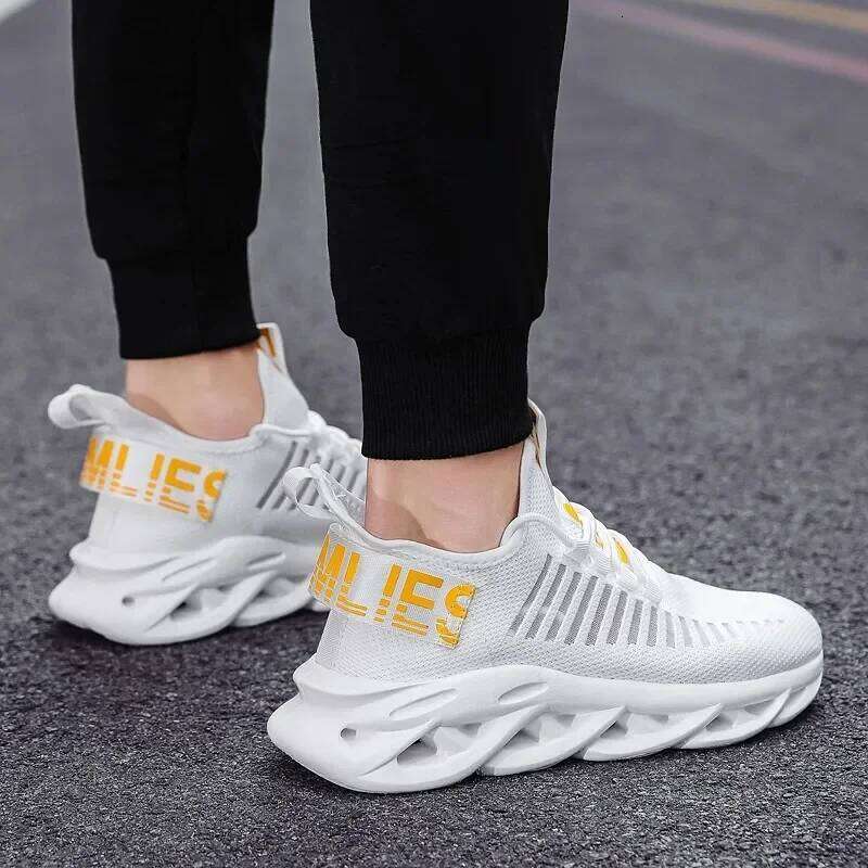 Summer Sneakers Tenis Masculino Breathable Mesh Anti Slip Walking Fashionable Tennis Basketball Jogging Shoes for Men