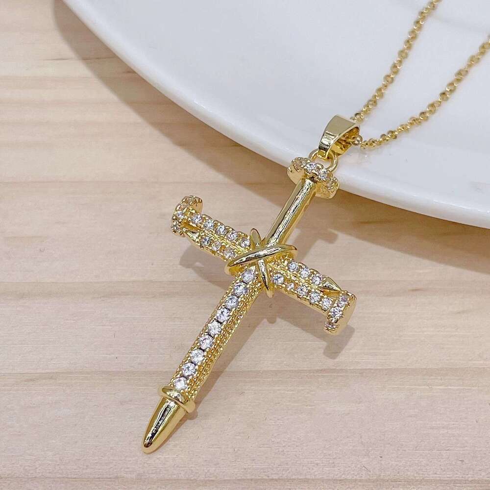 European And American Cross-Border Hip-Hop Cross Necklace Micro-Inlaid Zirconia 18K Gold Personalized Collarbone Chain With Stud Pendant For Commuting