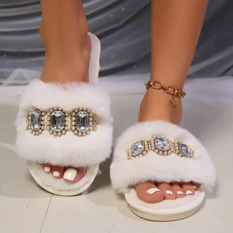 Crystal Decoration Furry Slides Women 2025 Winter Warm Short Plush Flat Heel Indoor Slippers Soft Non Slip Fur Slippers 260124