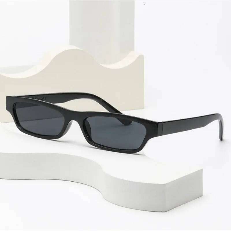Small Rectangle Sunglasses Women New Retro Square Narrow Frame Sun Glasses Trendy Vintage Streetwear Eyewear UV400 26W0224